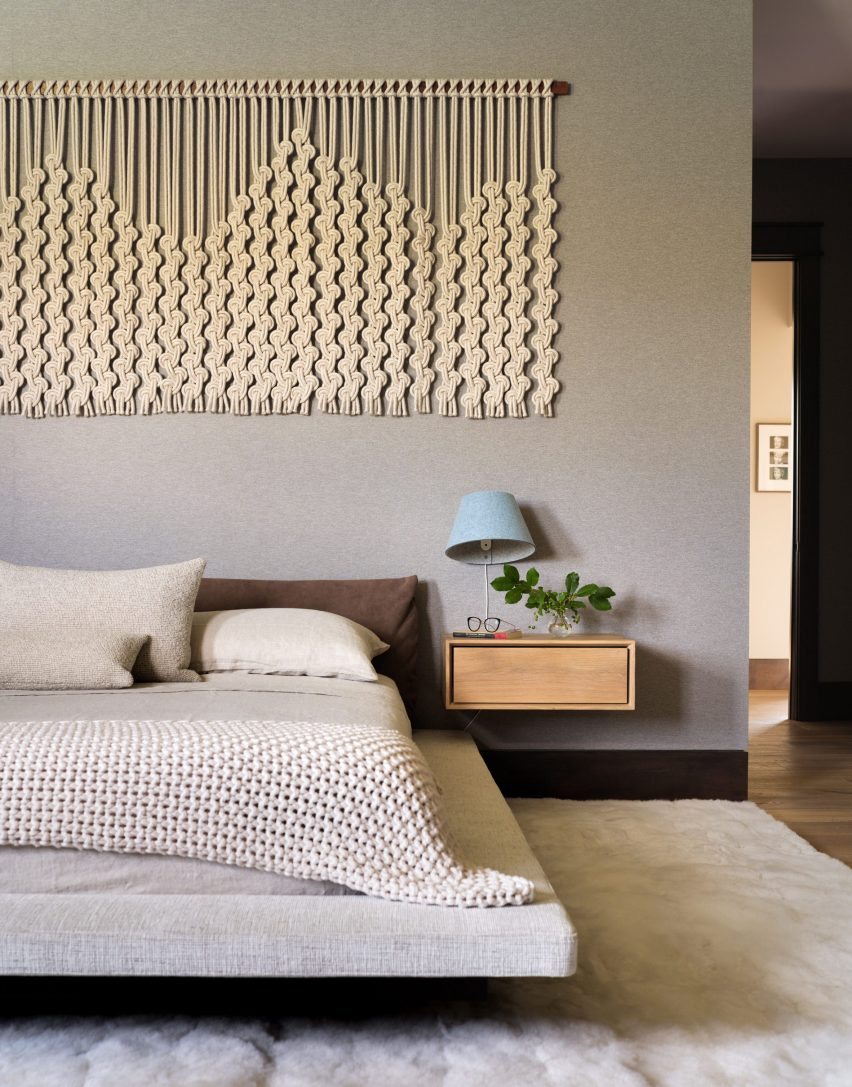 Bedroom in Flatirons Residence by Tumu Studio